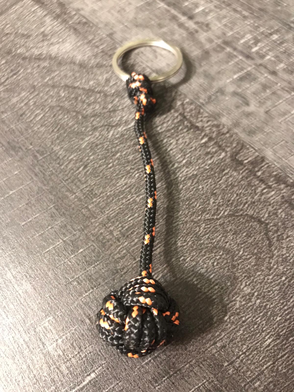 Porte Clés Pomme de Touline 2cm Noir/Orange – Image 2