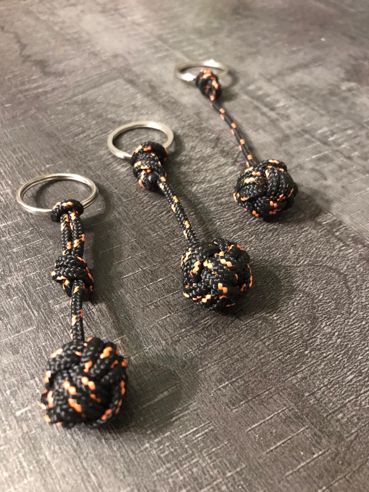 Porte Clés Pomme de Touline 2cm Noir/Orange