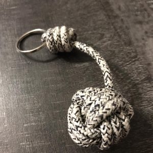 Porte Clés Pomme de Touline 3cm Blanc/Noir