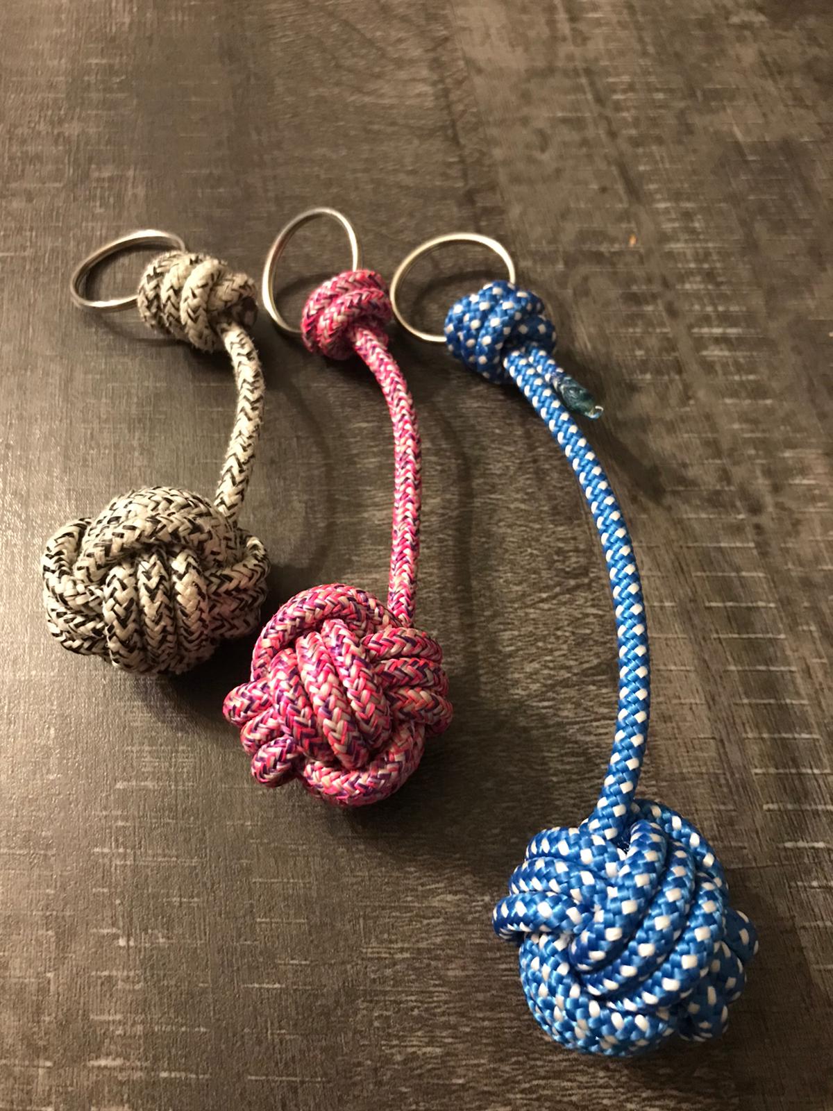 Porte Clés Pomme de Touline 3cm Bleu/Blanc – Image 2