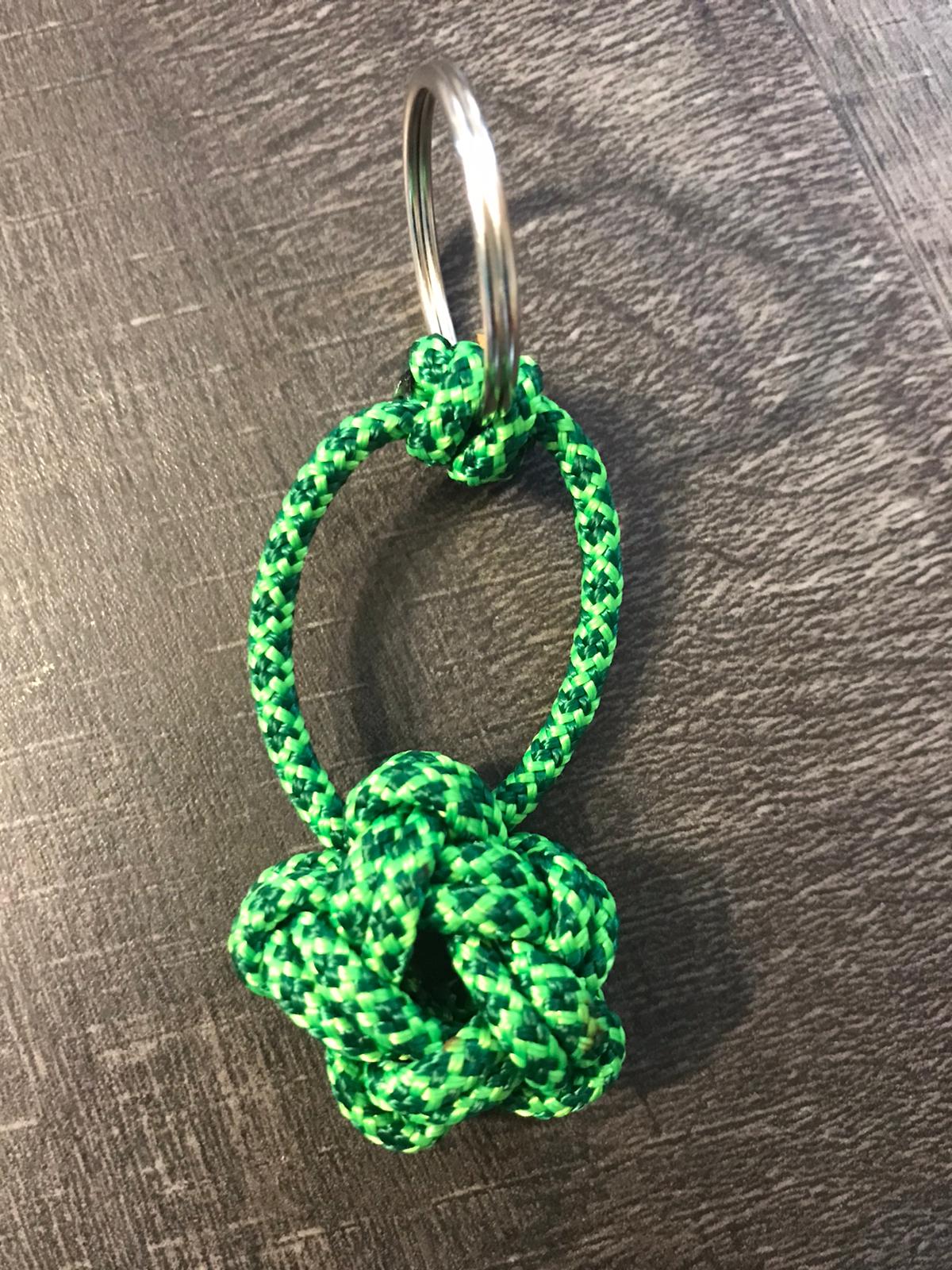 Porte Clés Nœud d’étoile 1 brin verte 2.5 cm