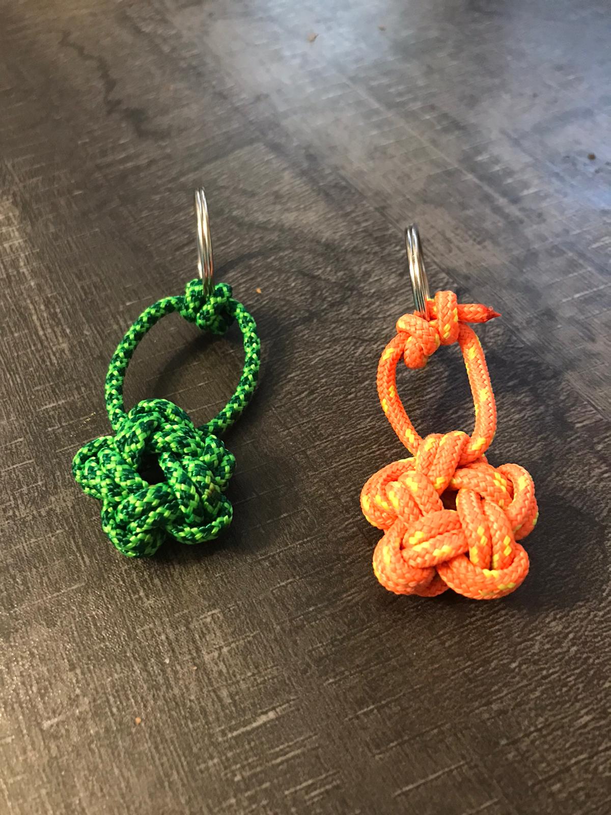 Porte Clés Nœud d’étoile 1 brin verte 2.5 cm – Image 2